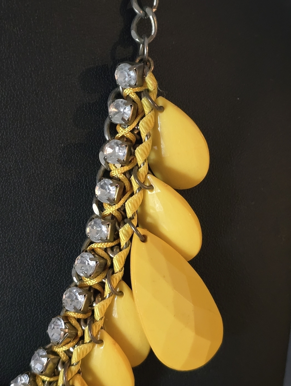 Vintage Yellow Acrylic Bead Necklace 17" - Picture 2 of 6